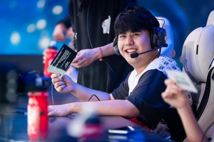 人关注的较 人关注的较