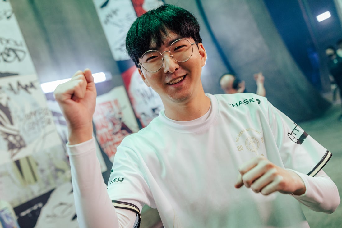 并在比赛中 并在比赛中