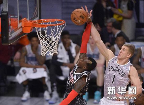 西甲3月最佳U23球员候选：佩德里、尼科、小西蒙尼入围.