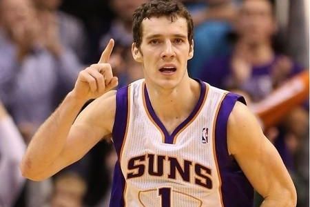 它为球员提 它为球员提