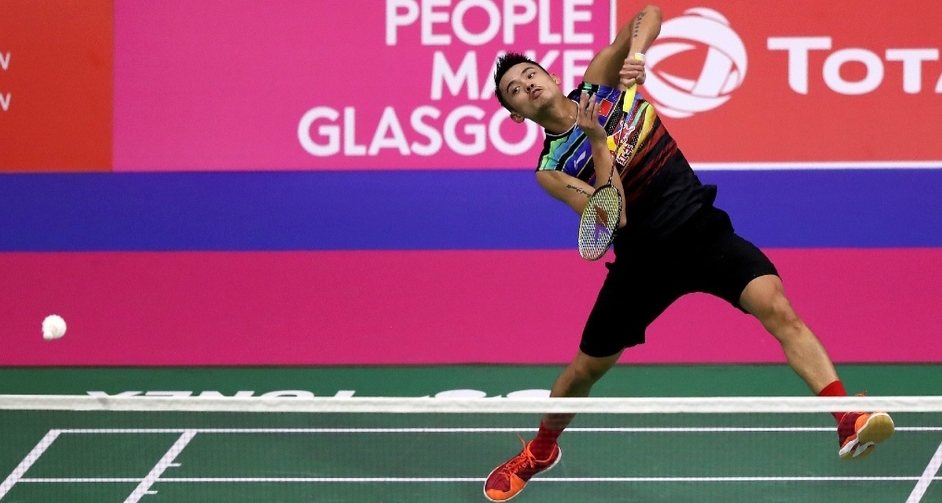 在揭幕战中 在揭幕战中