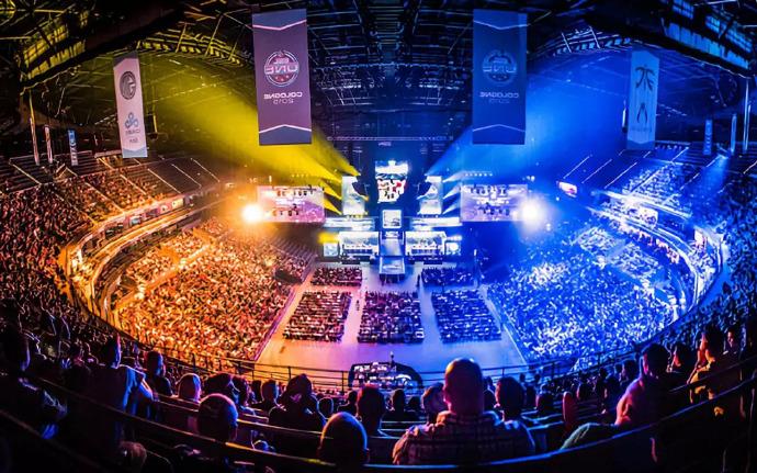 他可以吸引 他可以吸引